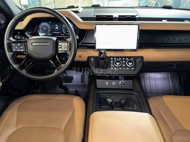 Land Rover Defender-9