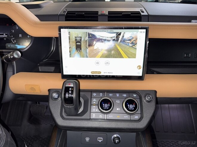 Land Rover Defender-14