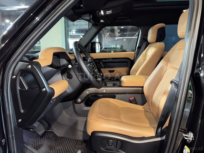 Land Rover Defender-7
