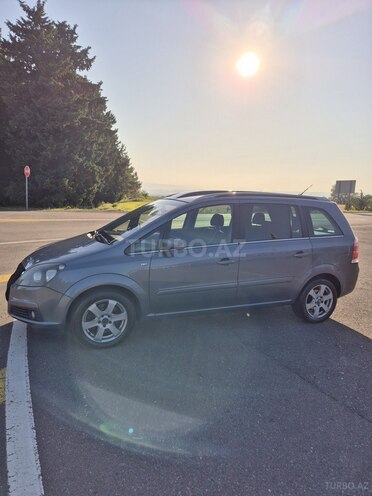 Opel Zafira 2006, 400,000 km - 1.9 l - Qax