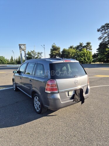 Opel Zafira 2006, 400,000 km - 1.9 l - Qax