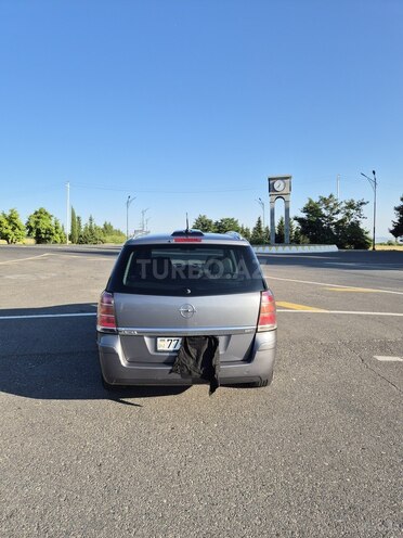 Opel Zafira 2006, 400,000 km - 1.9 l - Qax