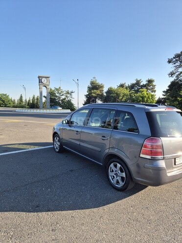 Opel Zafira 2006, 400,000 km - 1.9 l - Qax