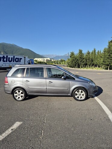 Opel Zafira 2006, 400,000 km - 1.9 l - Qax