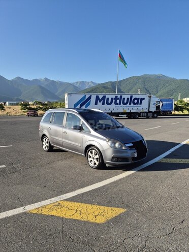 Opel Zafira 2006, 400,000 km - 1.9 l - Qax
