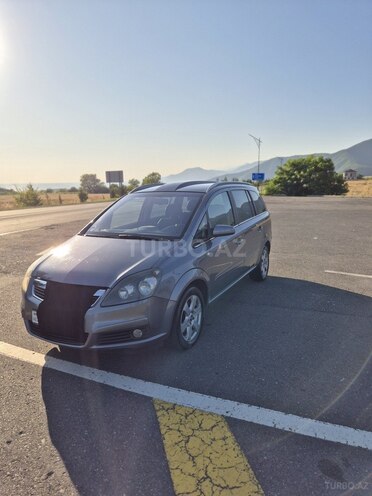 Opel Zafira 2006, 400,000 km - 1.9 l - Qax
