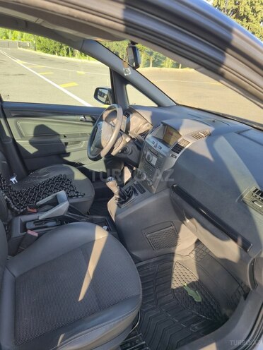 Opel Zafira 2006, 400,000 km - 1.9 l - Qax