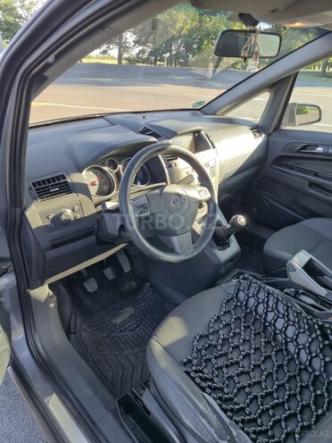 Opel Zafira 2006, 400,000 km - 1.9 l - Qax