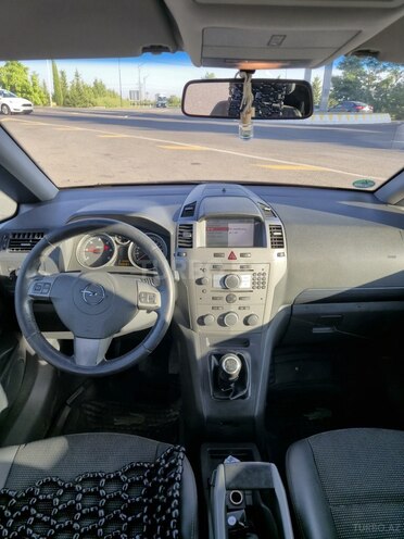 Opel Zafira 2006, 400,000 km - 1.9 l - Qax