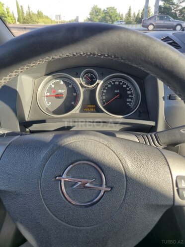 Opel Zafira 2006, 400,000 km - 1.9 l - Qax