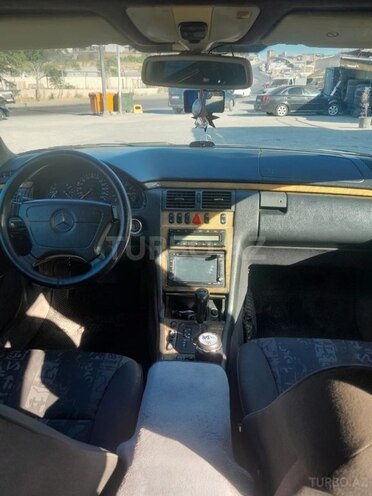 Mercedes E 240 1998, 250,000 km - 2.4 l - Bakı
