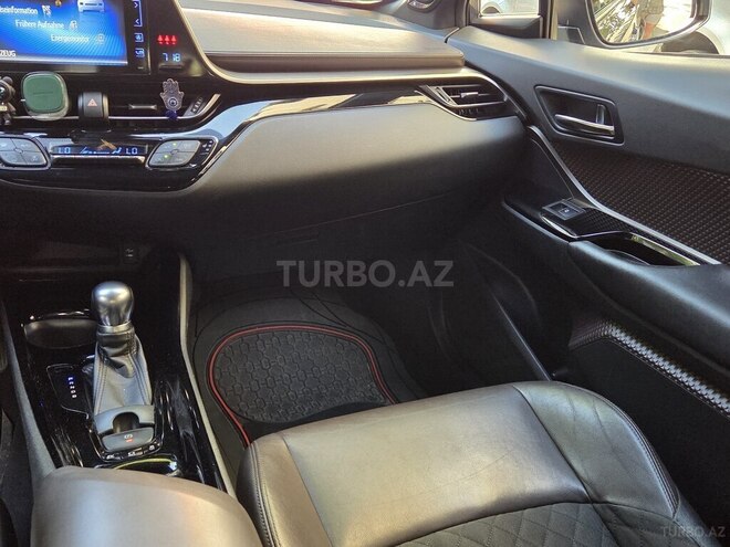 Toyota C-HR 2018, 130,000 km - 1.8 l - Bakı
