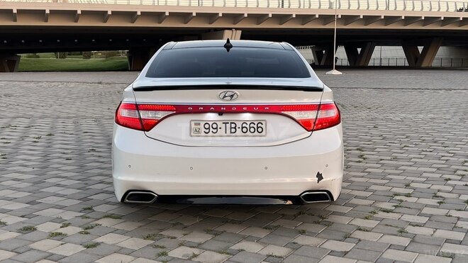 Hyundai Grandeur 2015, 250,000 km - 2.2 л - Bakı