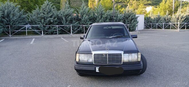 Mercedes E 230 1988, 255,000 km - 2.3 l - Şəki