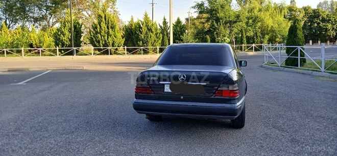 Mercedes E 230 1988, 255,000 km - 2.3 l - Şəki