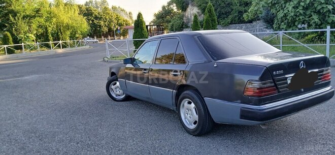 Mercedes E 230 1988, 255,000 km - 2.3 l - Şəki