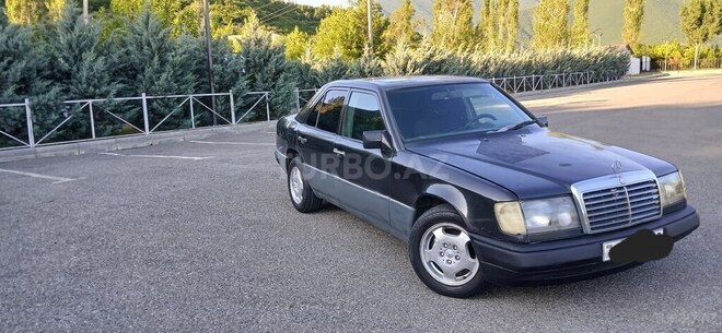Mercedes E 230 1988, 255,000 km - 2.3 l - Şəki