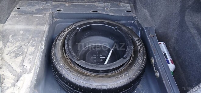 Mercedes E 230 1988, 255,000 km - 2.3 l - Şəki