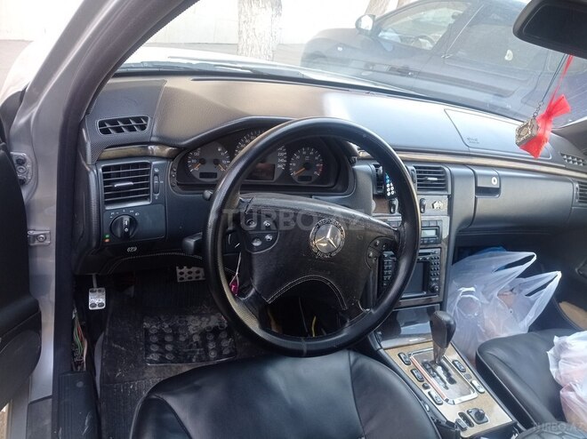 Mercedes E 430 2000, 279,000 km - 4.3 l - Bakı