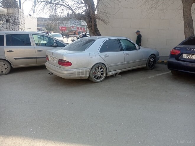 Mercedes E 430 2000, 279,000 km - 4.3 l - Bakı