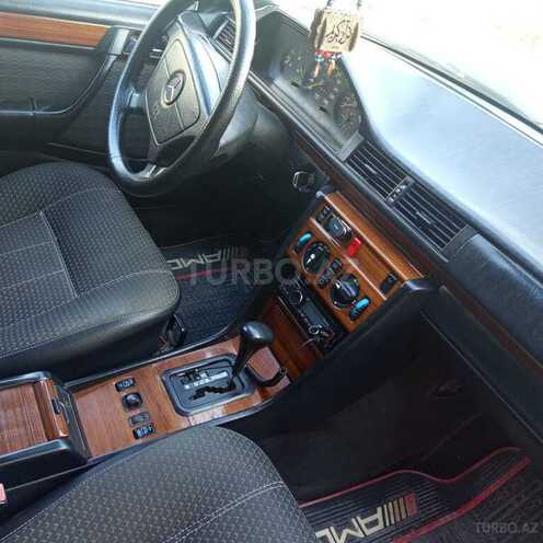 Mercedes E 220 1993, 534,601 km - 2.2 l - Kürdəmir