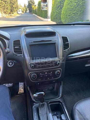 Kia Sorento-13
