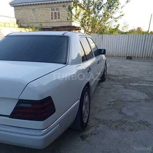 Mercedes E 220 1993, 534,601 km - 2.2 l - Kürdəmir