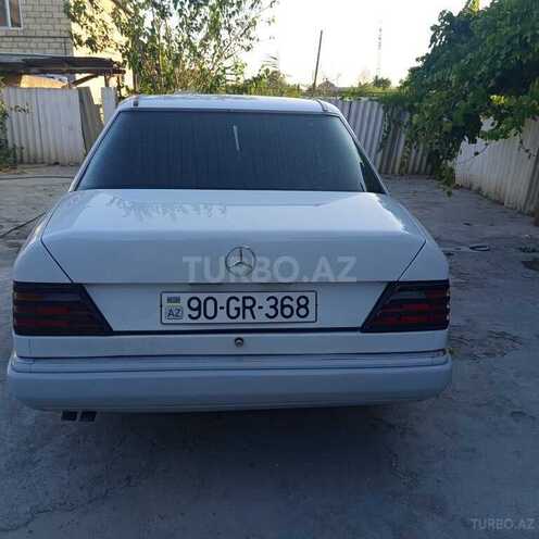 Mercedes E 220 1993, 534,601 km - 2.2 l - Kürdəmir
