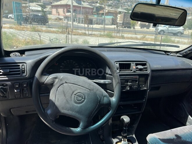 Opel Vectra 1994, 300,000 km - 1.7 l - Bakı