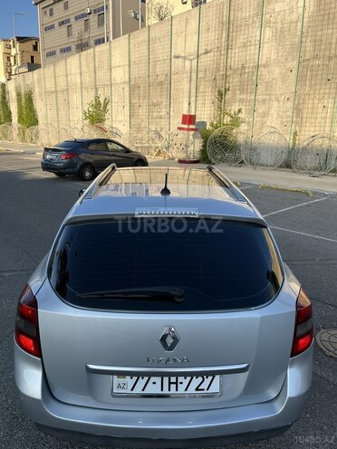 Renault Laguna-8