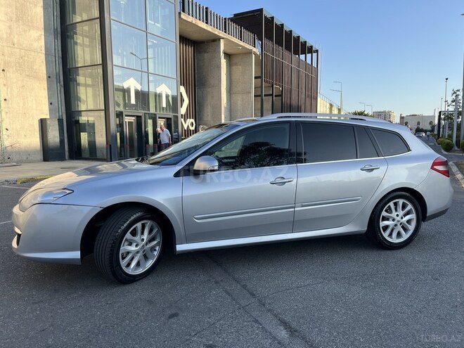 Renault Laguna-6