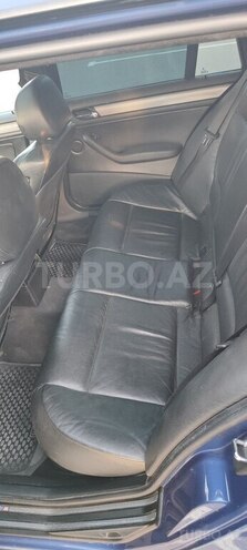 BMW 330 2003, 364,000 km - 3.0 l - Saatlı