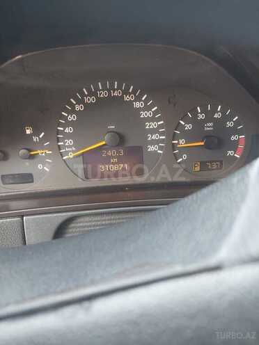Mercedes E 320 2001, 310,000 km - 3.2 l - Bakı