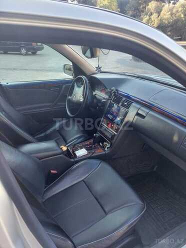 Mercedes E 320 2001, 310,000 km - 3.2 l - Bakı