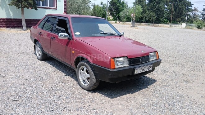 LADA (VAZ) 21099 2000, 200,000 km - 1.5 l - Salyan