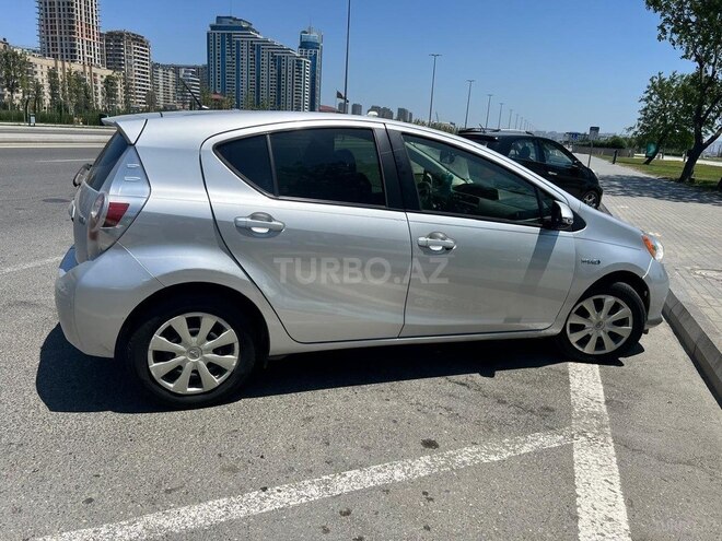 Toyota Prius C 2014, 147,000 km - 1.5 л - Bakı