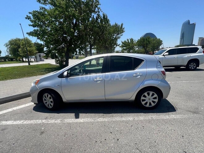 Toyota Prius C 2014, 147,000 km - 1.5 л - Bakı