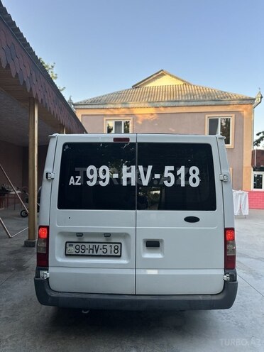 Ford Transit-3