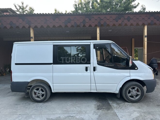Ford Transit-2
