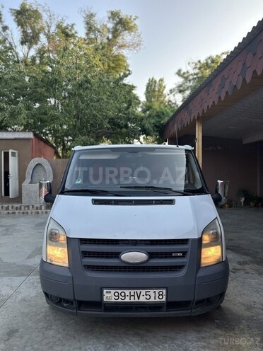 Ford Transit-1