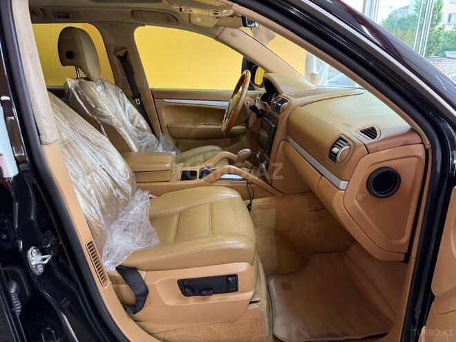 Porsche Cayenne-8