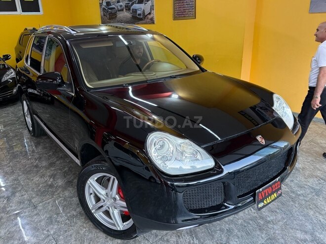 Porsche Cayenne-1