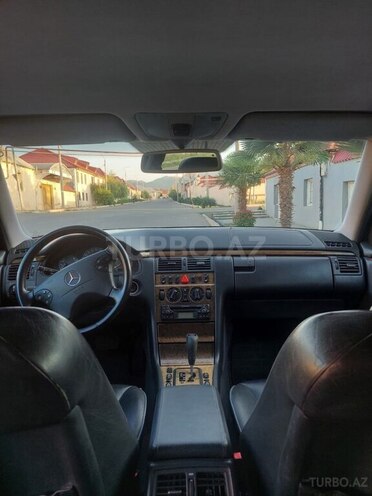 Mercedes E 240 2000, 293,100 km - 2.4 l - Şəmkir