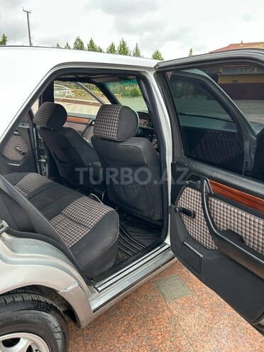 Mercedes E 220 1995, 534,851 km - 2.2 l - Lənkəran