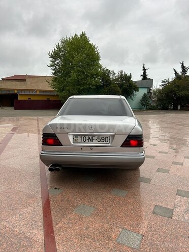 Mercedes E 220 1995, 534,851 km - 2.2 l - Lənkəran