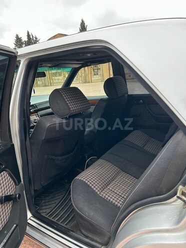 Mercedes E 220 1995, 534,851 km - 2.2 l - Lənkəran