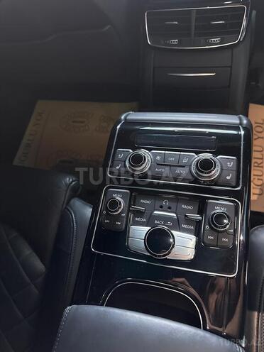 Audi A8-23