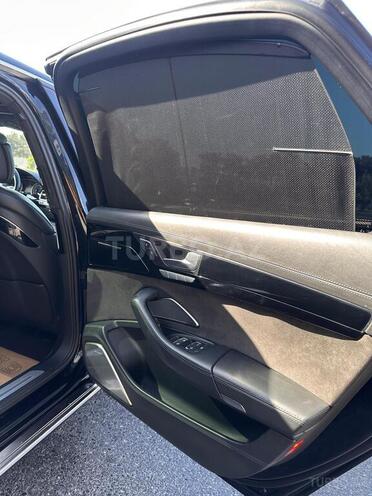 Audi A8-12
