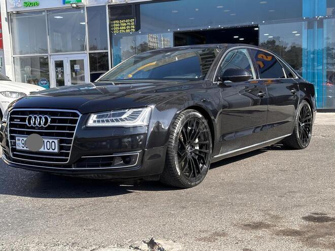 Audi A8-4