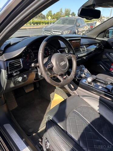 Audi A8-9